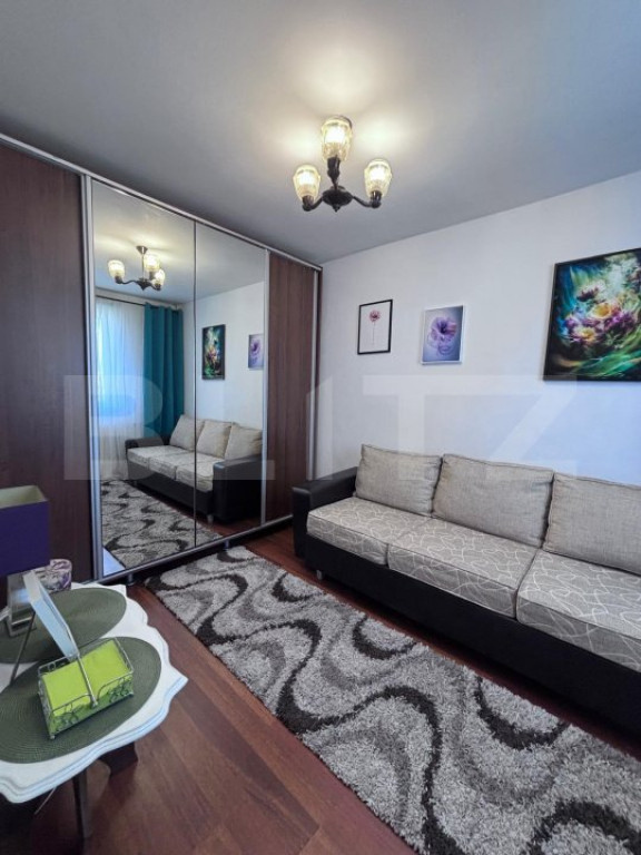 Apartament de vanzare, cu 3 camere, 50 mp, zona Podu Ros