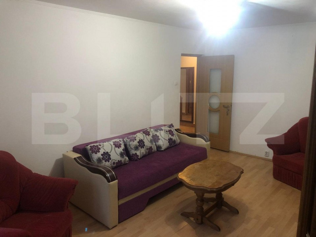 Apartament 3 camere, 65 mp, decomandat, etaj intermediar, zo