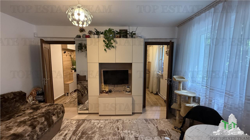 Apartament 3 camere cu centrala termica zona metrou Timpuri