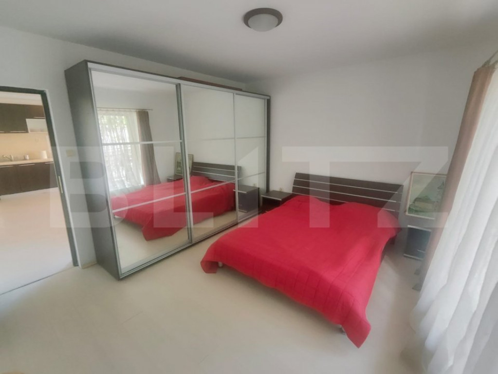Apartament 4 camere, 2 bai, parcare, la un minut de Parcul P