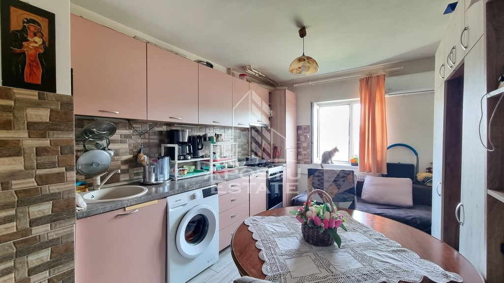 Apartament 2 camere, zona Lipovei