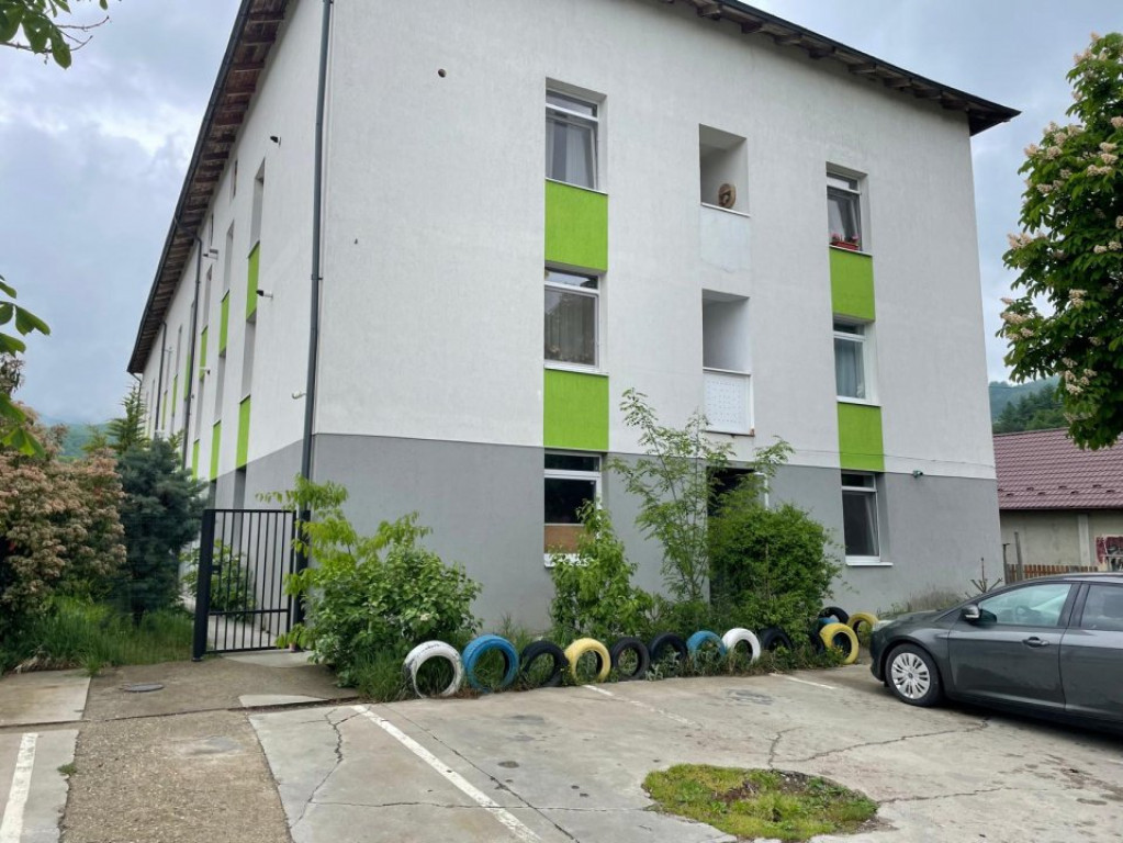 Apartament de vanzare, cu 2 camere, 55 mp, zona Ferneziu