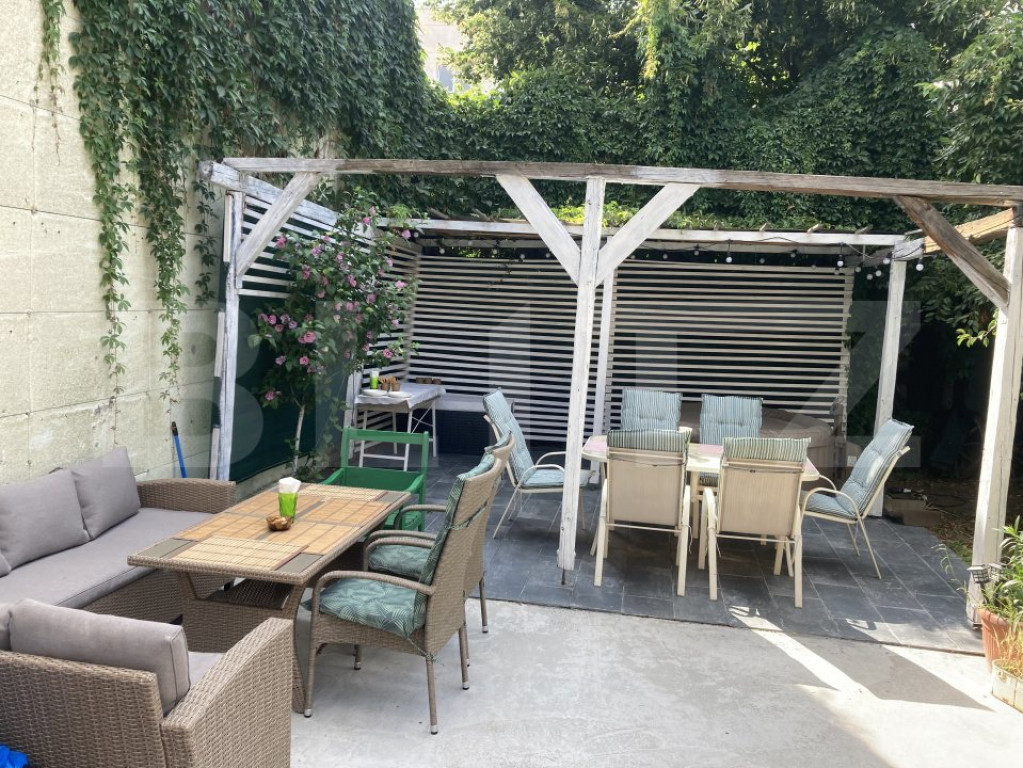 Casa de vanzare cu 4 camere, 170 mp, zona Unirii