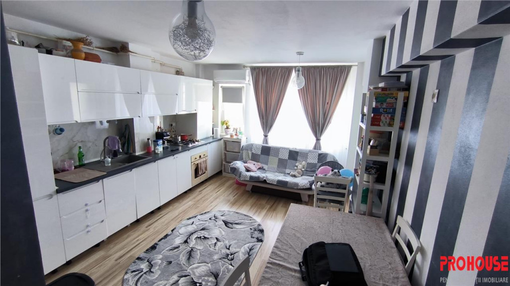 Apartament nou cu 3 camere decomandat, etaj 1, cartier rezid