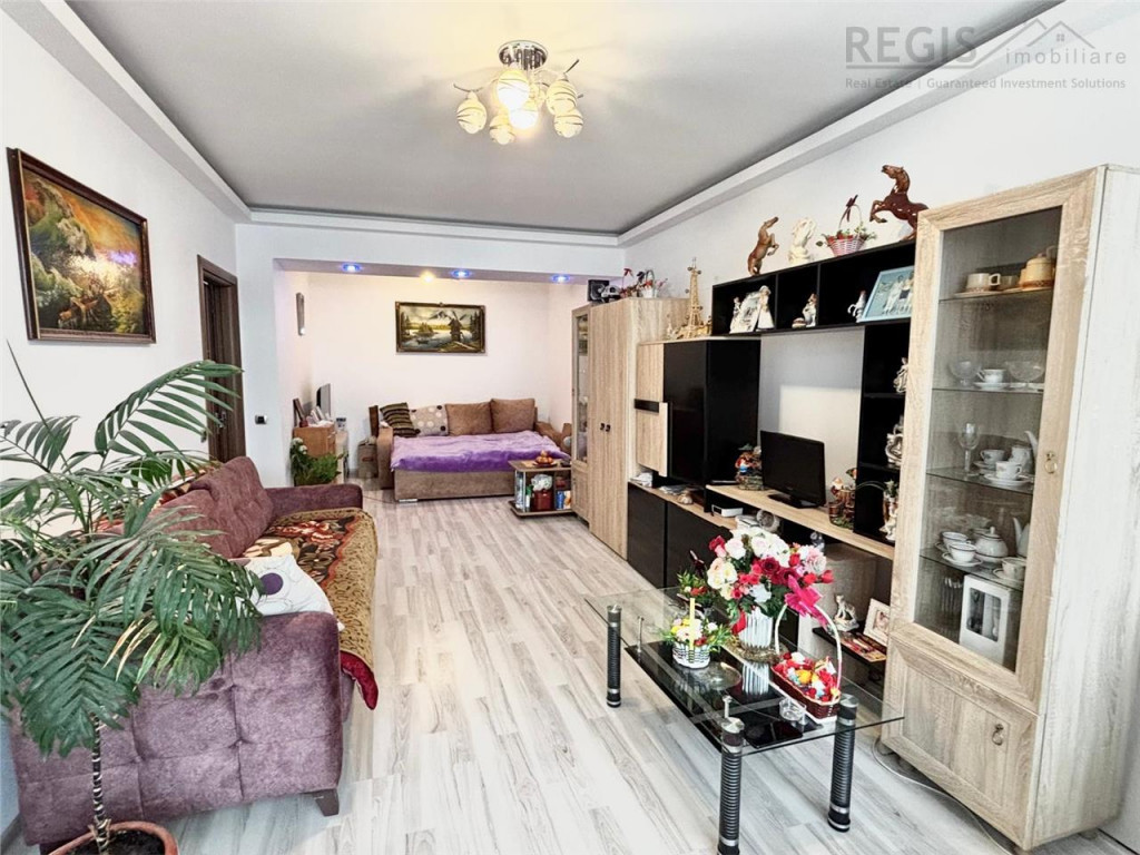 Locuinta moderna: 2 camere, 2 bai, Zona Coresi