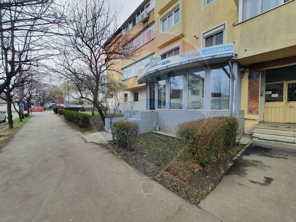 Spațiu comercial, Strada Bucegi