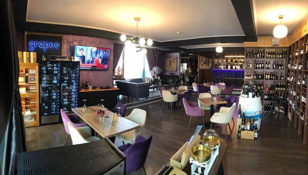 Spațiu comercial 80 mp cu terasa 19mp