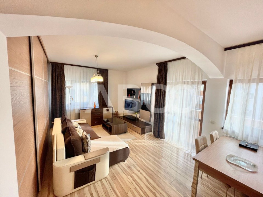 Apartament de inchiriat Strand 3 camere 2 balcoane 2 bai par