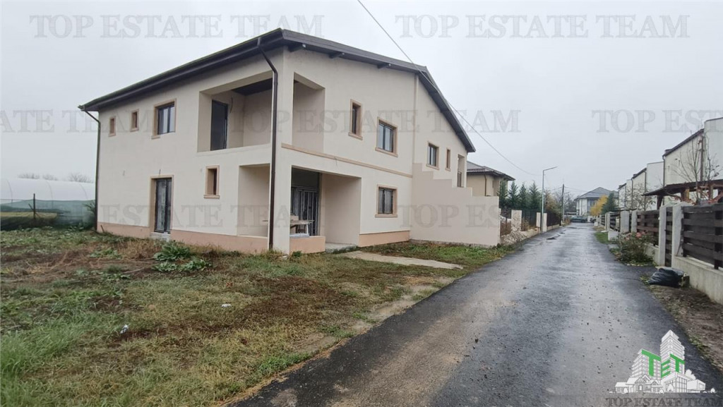 Casa de cu perete individual - Intimitate si confort garant