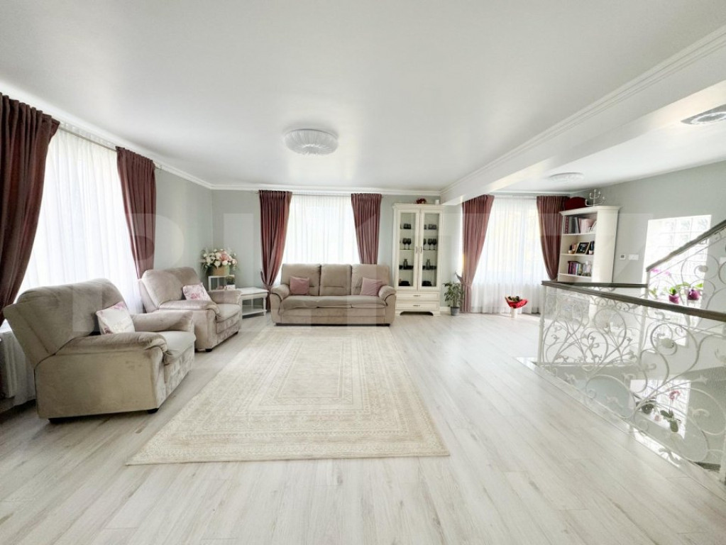 Casa individuala, cu 4 camere, 200 mp, teren 1500 mp, zona C