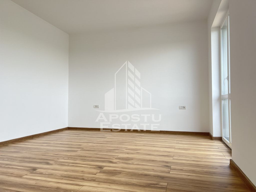 Duplex P+E, 4 camere, 2 locuri de parcare, in Sanandrei