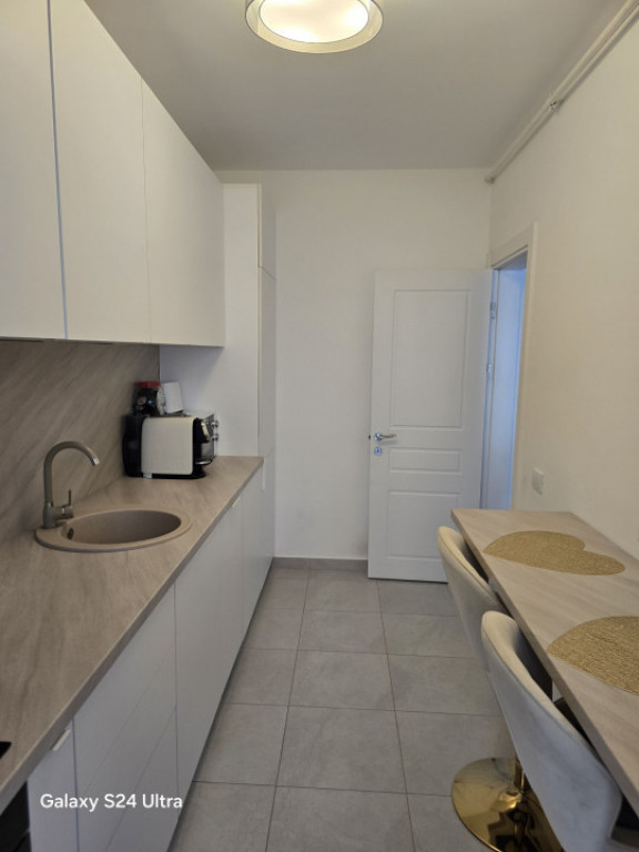 Garsonieră cochetă, complet mobilată, gata pentru a fi lo