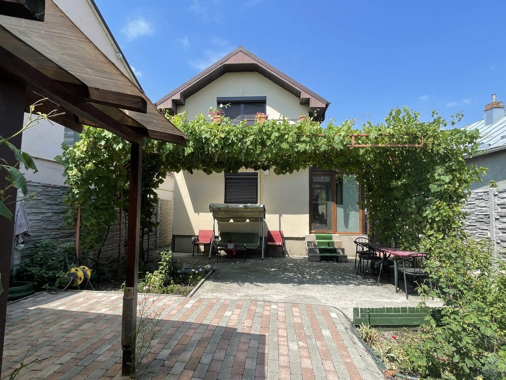 Vila P+M, Sc-138 mp, T-426 mp, an2015, finisaje superioare, Slatioara