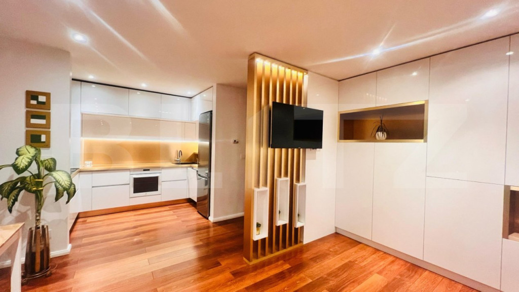 Apartament panoramic de vanzare, cu 2 camere, 62 mp, zona Ti