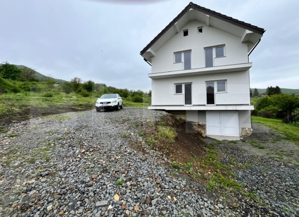 Exclusivitate-Comision o%-Casa individuala cu 5 ari teren, z