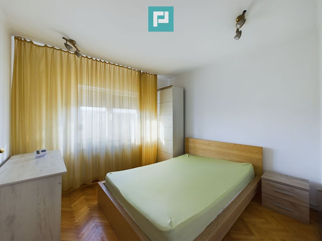Apartament de închiriat cu 3 camere în Micalaca