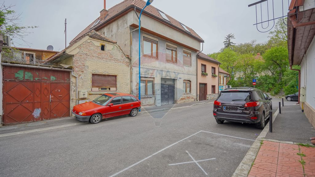 Comision 0%! Două case alăturate de vânzare! Brașovul...