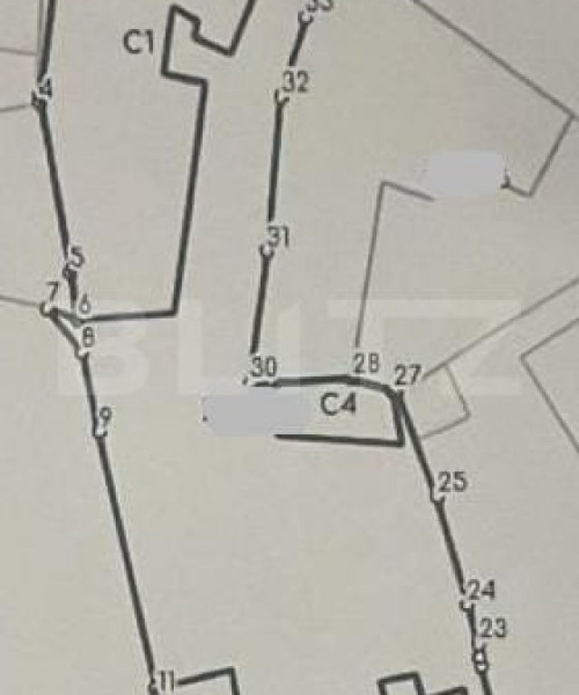 Teren de vanzare, cu 3 case, 700 mp, zona cofetaria Marie Lo