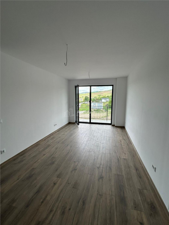 Apartament modern cu 2 camere de – parter garaj subteran