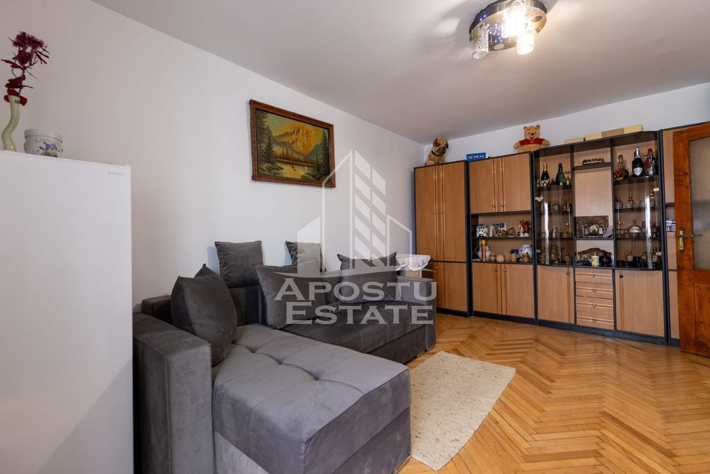 Apartament cu 3 camere in zona Lipovei, centrala proprie