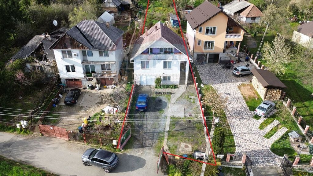 Casă cu 4 camere si 33 ari teren de vânzare, schimb cu ...