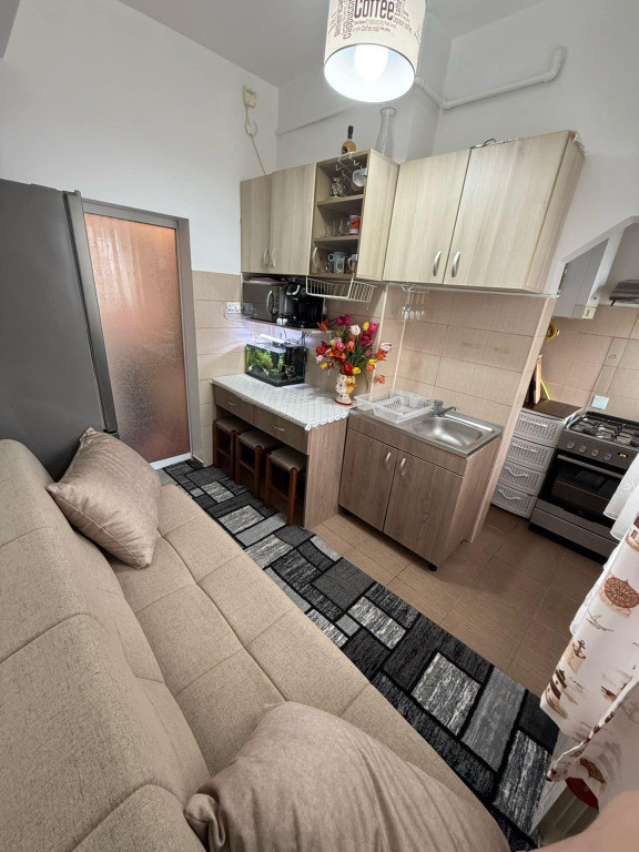 Garsoniera zona TRACTORUL,str Forjei