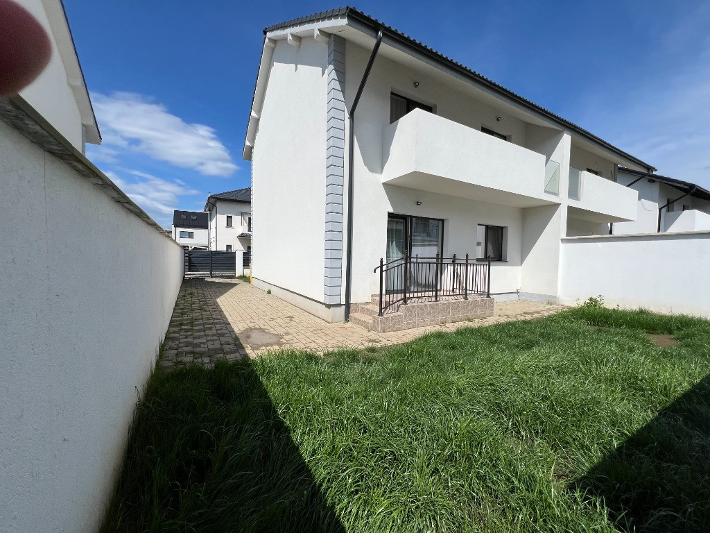 Casă tip duplex – 4 camere decomandate – Șelimbăr, zona străzii Unirii