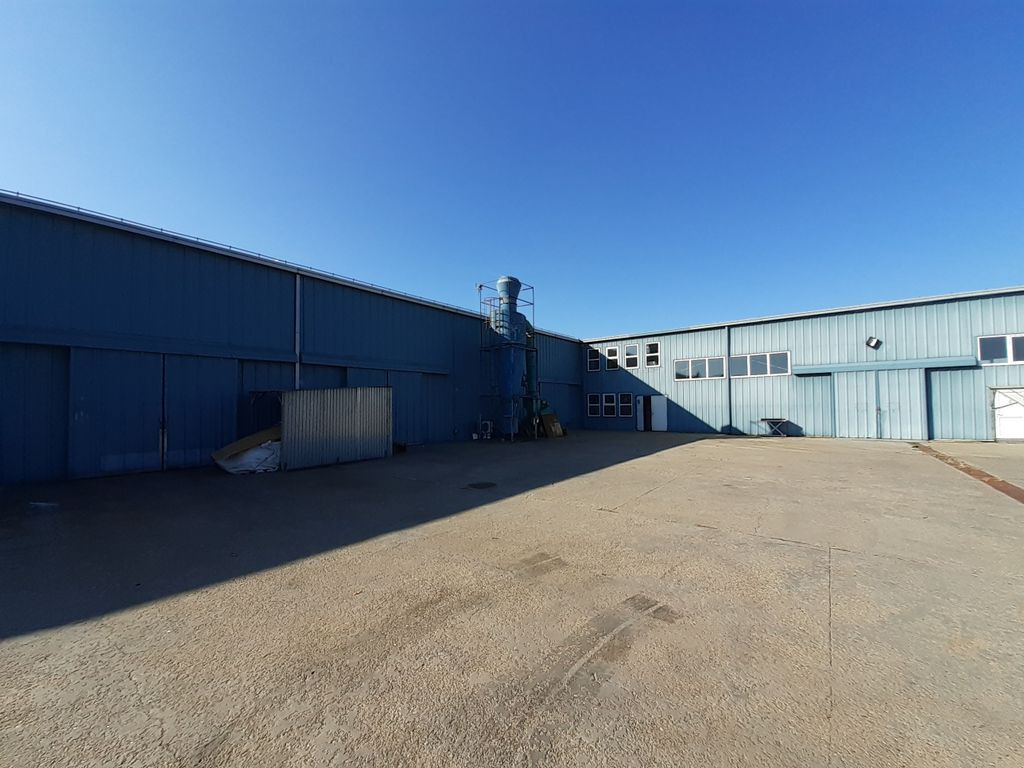 Birouri, hala si teren situate la sosea, zona Magurele, s...