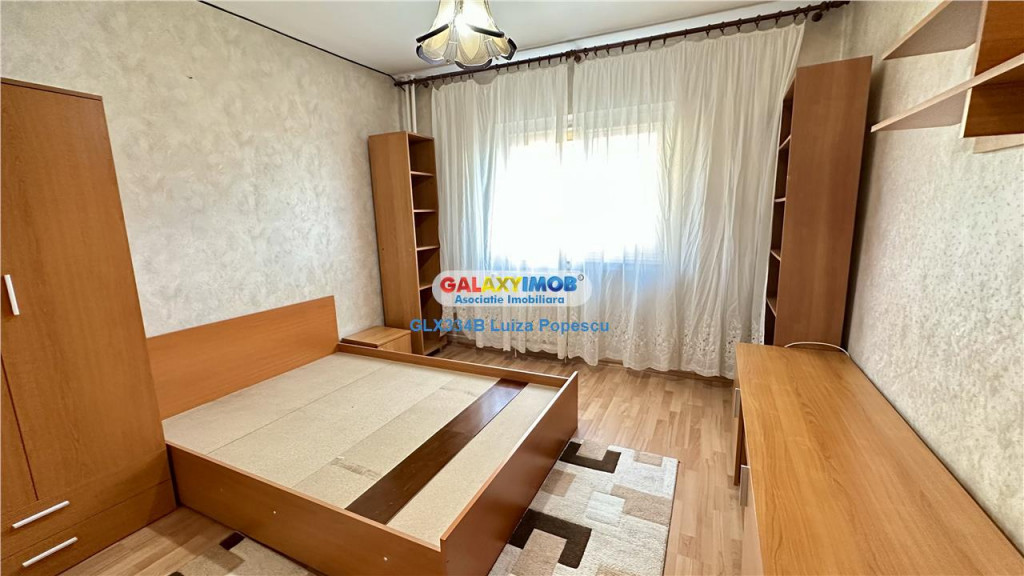 Apartament 3 camere PANDURI ACADEMIA MILITARA etajul 3,hol