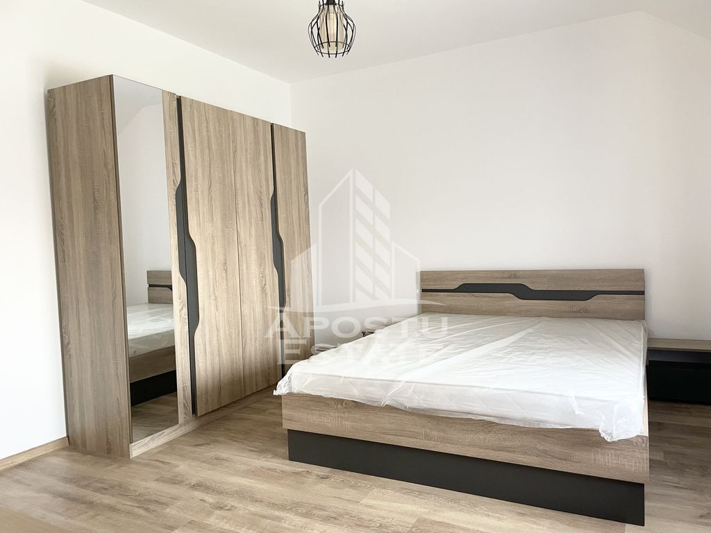 Apartament 2 camere, curte comuna, loc de parcare, zona B...