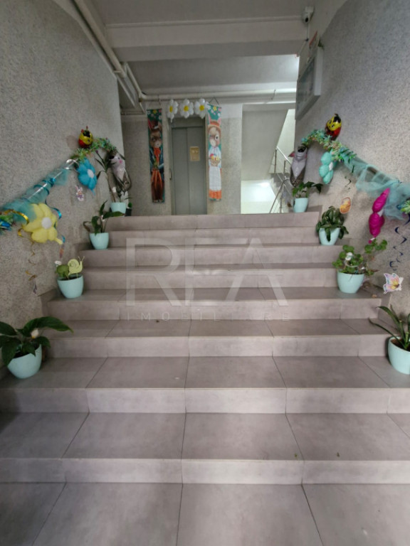 APARTAMENT CU 2 CAMERE LA DEMISOL ÎN CARTIERUL 1 DECEMBRIE