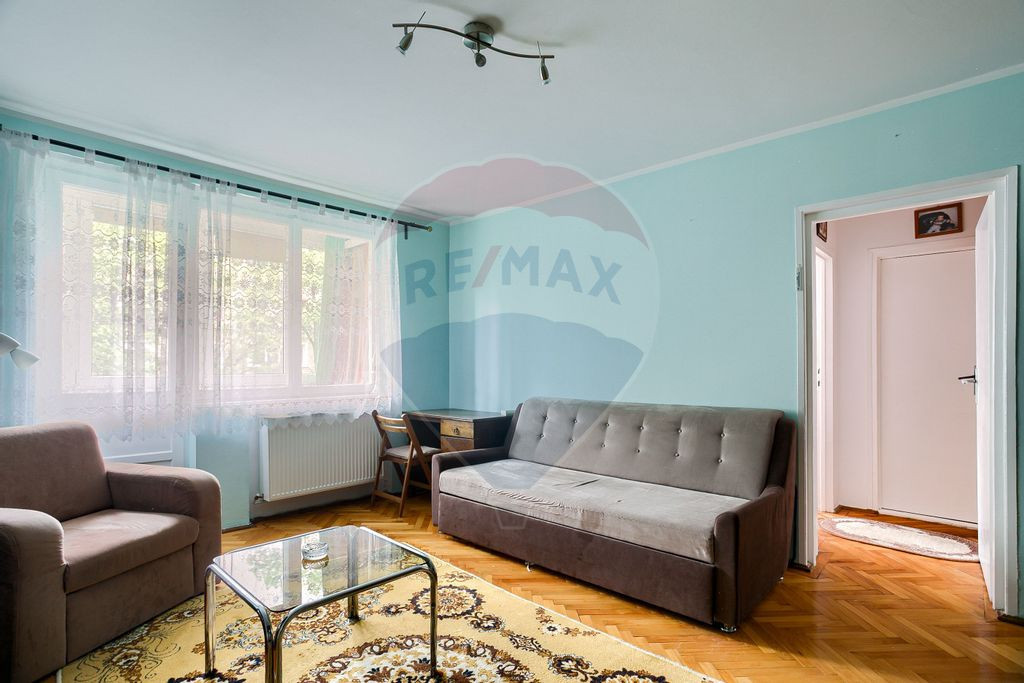 Apartament 2 camere , etaj2/4, zona Podgoria, complet mob...