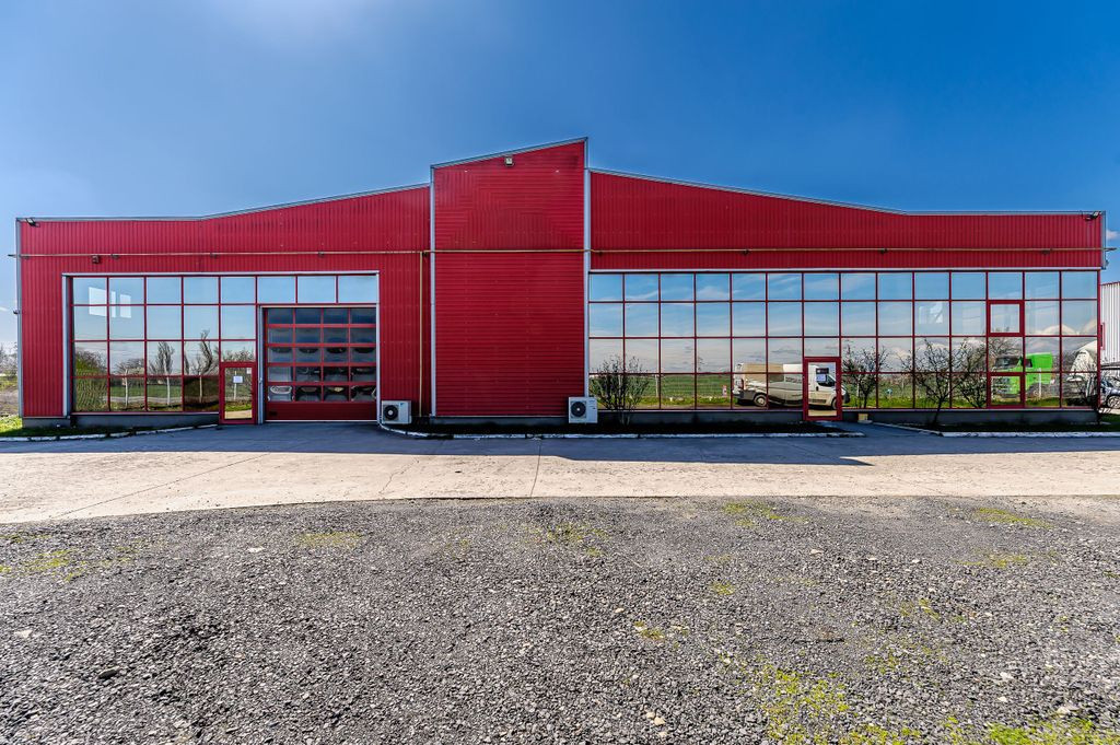 Hală industrială ideală pentru producție sau showroom...