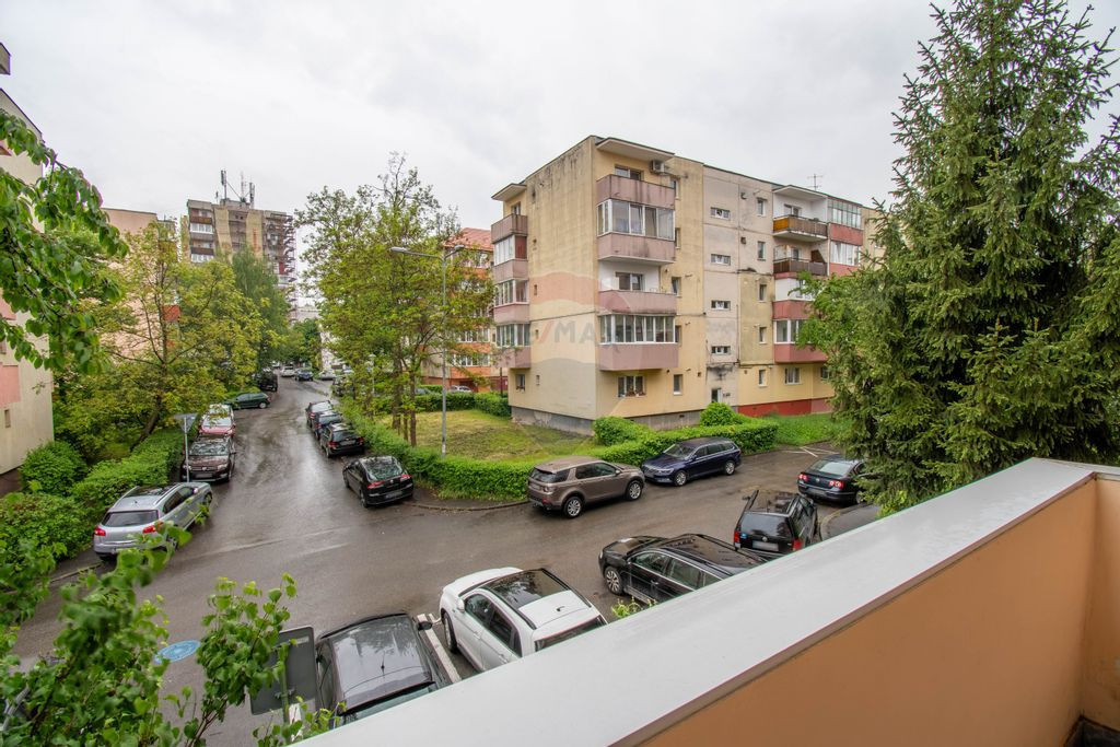 Apartament de vanzare, 4 camere, etaj 1, zona Zorilor