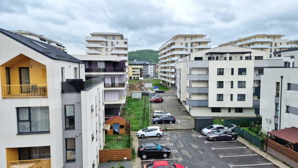 Apartament cu 2 dormitoare, 56mp, 2 parcari, baie cu geam, z