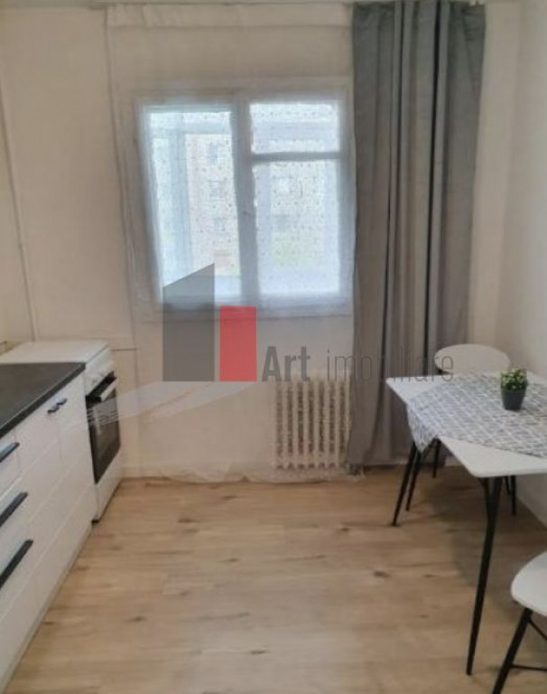 APARTAMENT DE 3 CAMERE TEIUL D0AMNEI