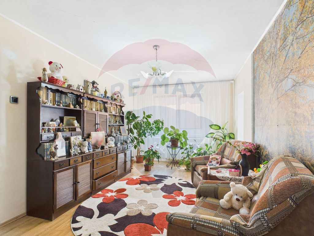 APARTAMENT MARE DE VANZARE, 4 camere, 2 BAI, 2 BALCOANE, ...