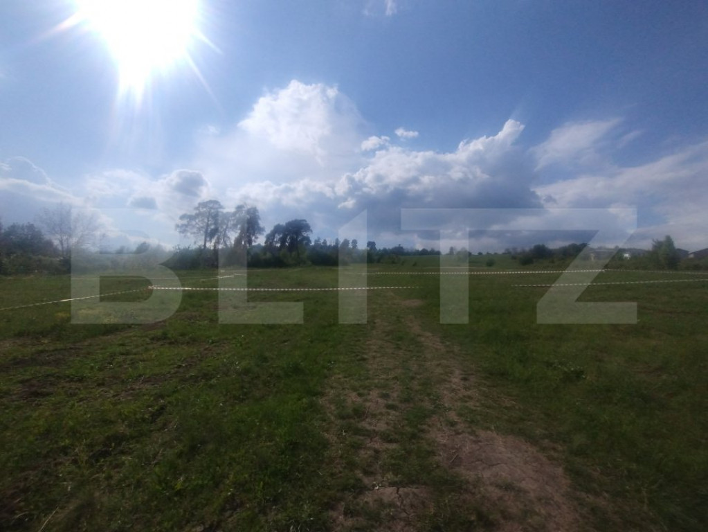 Teren intravilan, de vanzare, 6 ari, zona Leoni