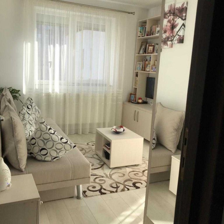 Garsoniera 30 MP, et 2, TRACTORUL