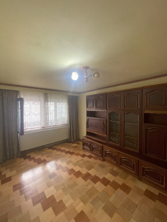 Apartament de vanzare, cu 2 camere, 49mp, decomandat, zona l