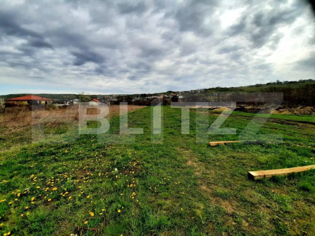 Teren intravilan 382mp, cu Puz aprobat prin HCL, in zona Bor