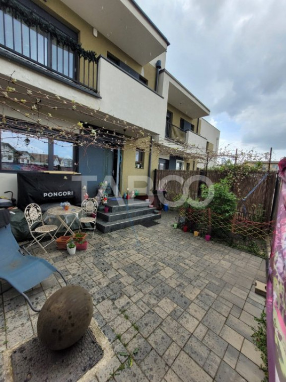 Casa de vanzare 120 mpu 4 camere terasa de 60 mp zona Selimb