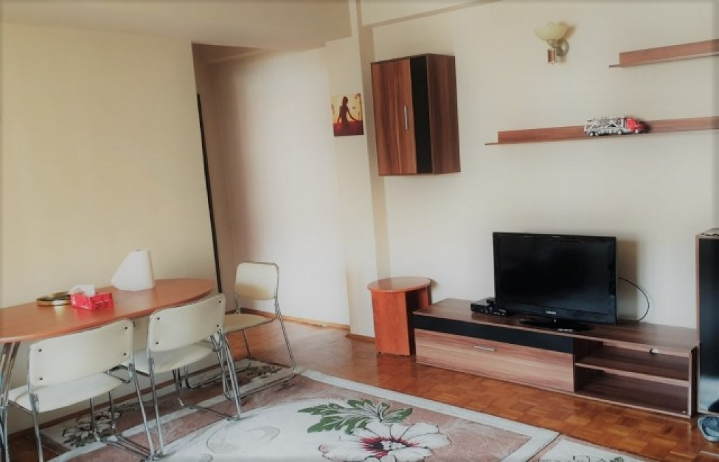 Inchiriez apartament 3 camere Brasov,Filarmonica Patria, 60mp, 600euro