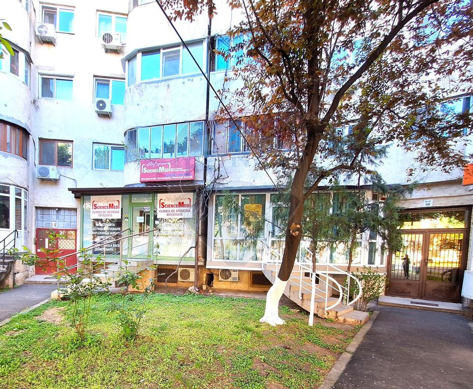 Spațiu comercial central de închiriat