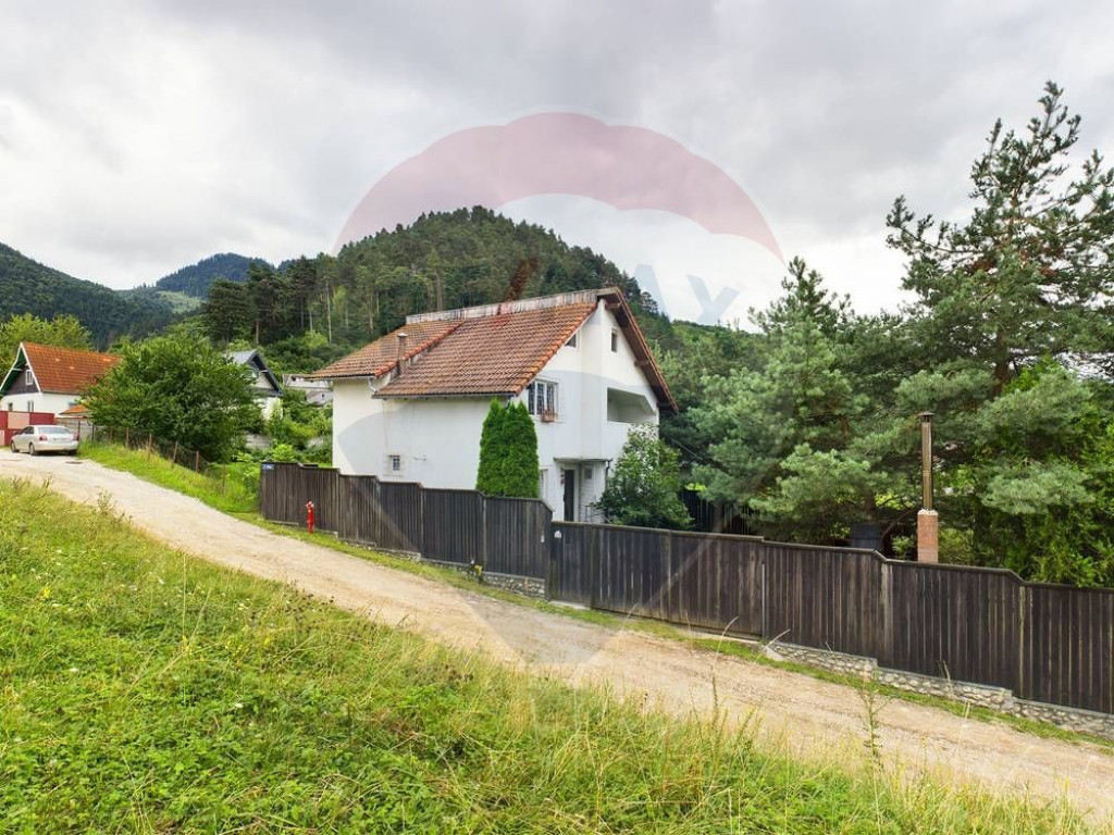 Vilă cu 6 camere, teren 427 mp, Bunloc, Săcele