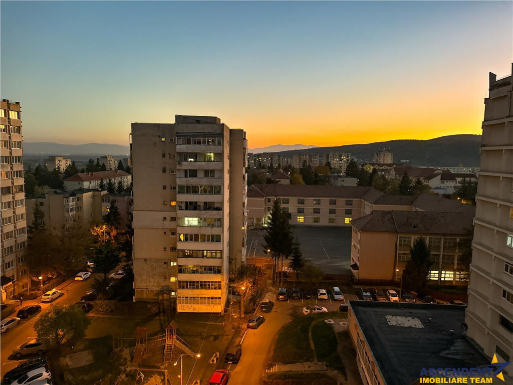 FILMTur 3D! Decomandat,mobilat,utilat,56 mp utili terasa,Sim