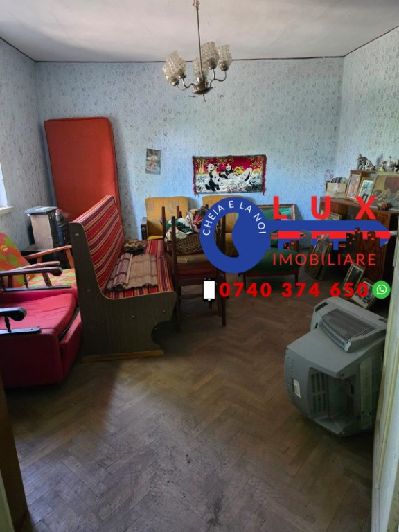 ID 6690 Casă de vânzare in Zona Piața Nouă