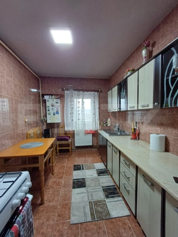 Apartament de vanzare, cu 2 camere, 50 mp, zona Materna