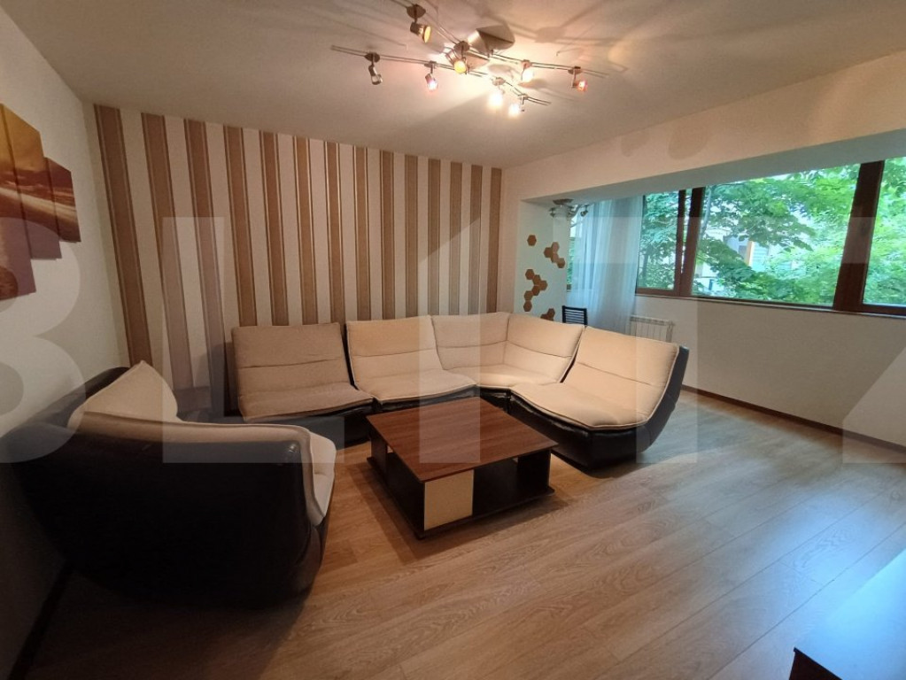 Apartament de vanzare, cu 3 camere, 67 mp, zona Tineretului