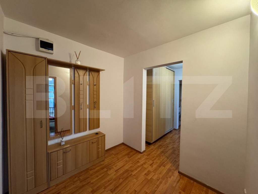 Apartament 3 camere decomandat, Cartier Sărari, zona Henri